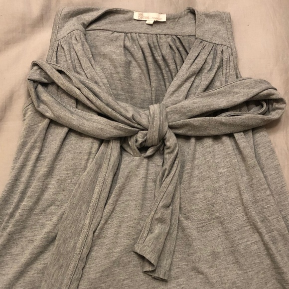Les Petites Collection Tie Front Bow Sleeveless Top in Grey - Picture 1 of 2